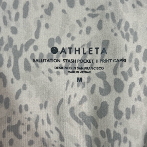 Athleta Womens Gray/Cream Salutation Stash Pocket II Print Capri‎ Size M - Picture 6 of 12